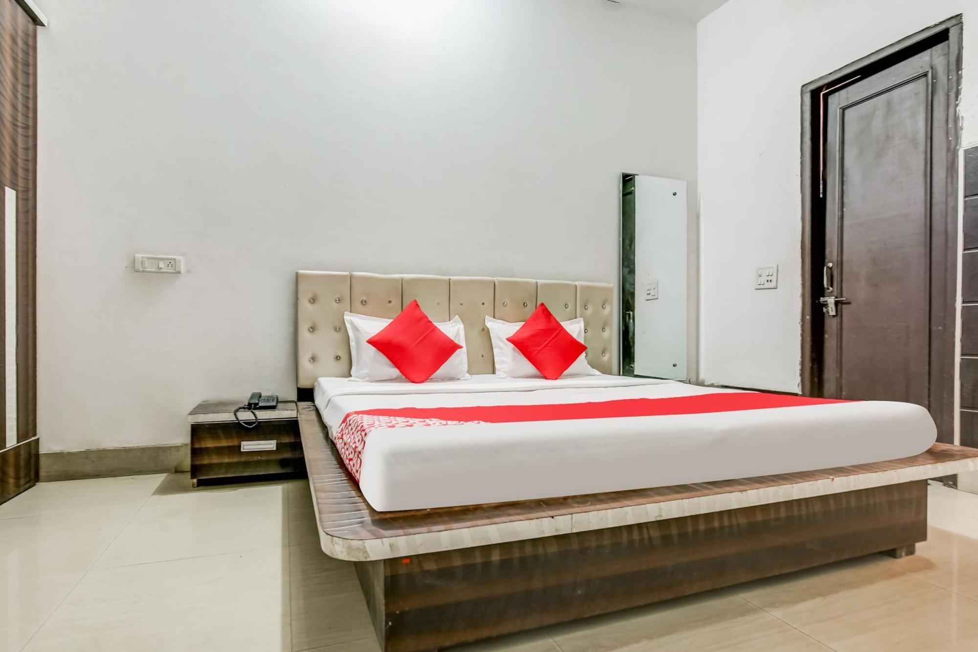 Flagship Hotel Big Boss Kurukshetra Exterior foto