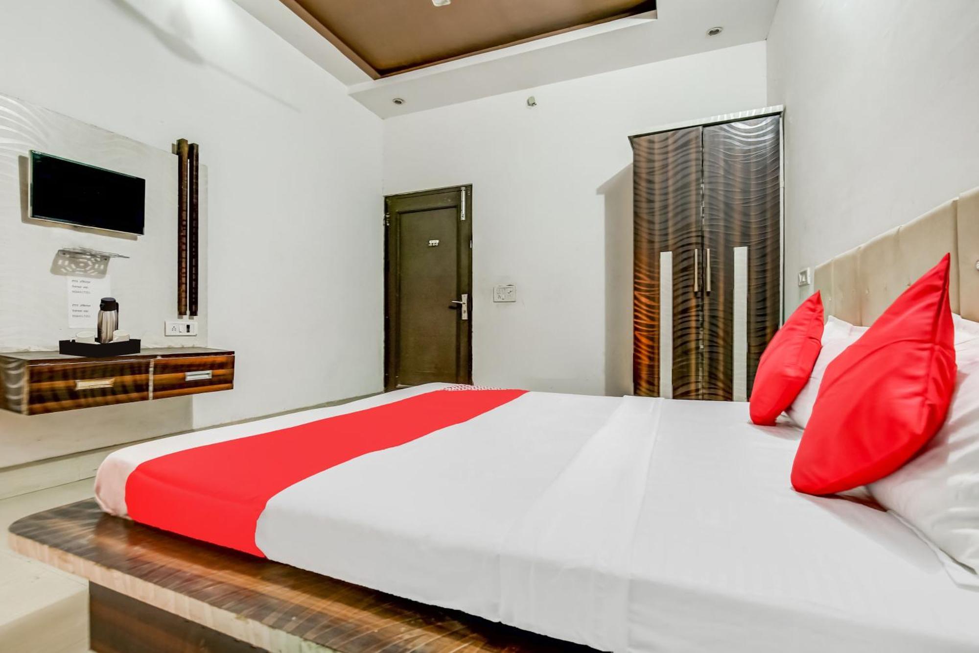 Flagship Hotel Big Boss Kurukshetra Exterior foto